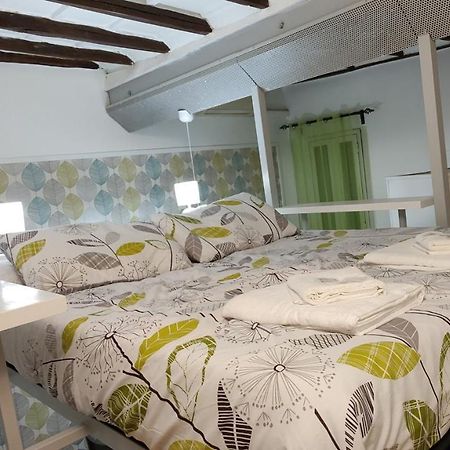 Nice Studio In Trastevere Rome Bagian luar foto